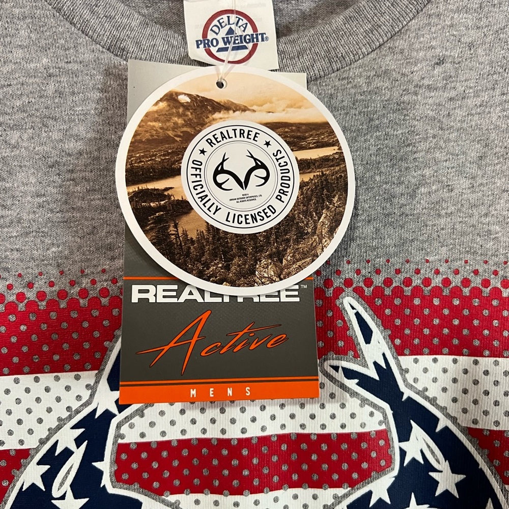 Realtree Mens short sleeve American flag t shirt - Picture 2 of 3